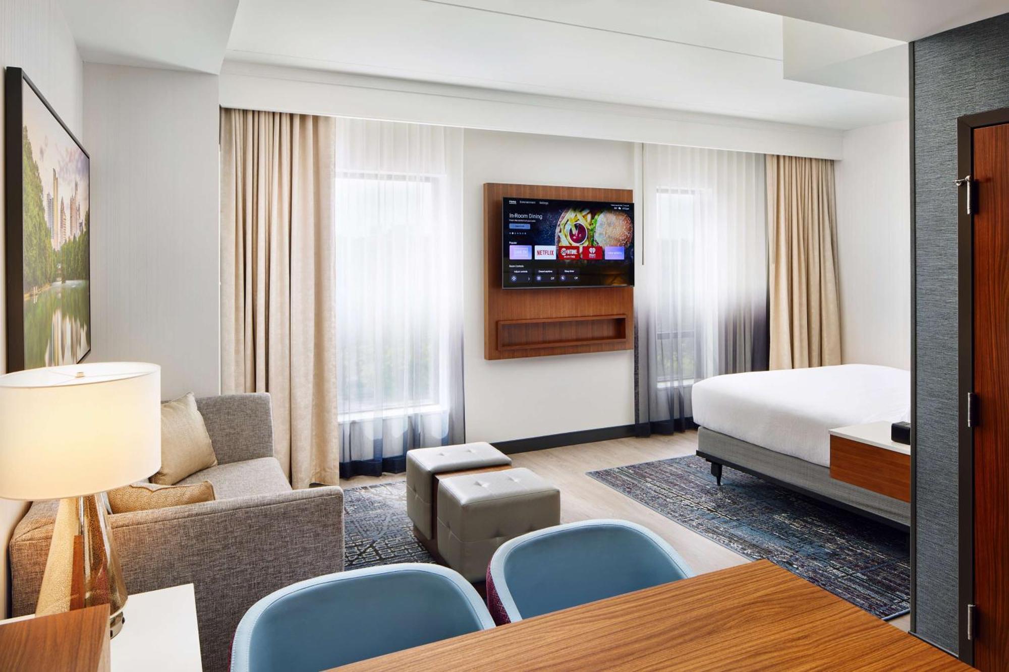 Embassy Suites By Hilton Atlanta Airport North Hapeville Екстер'єр фото