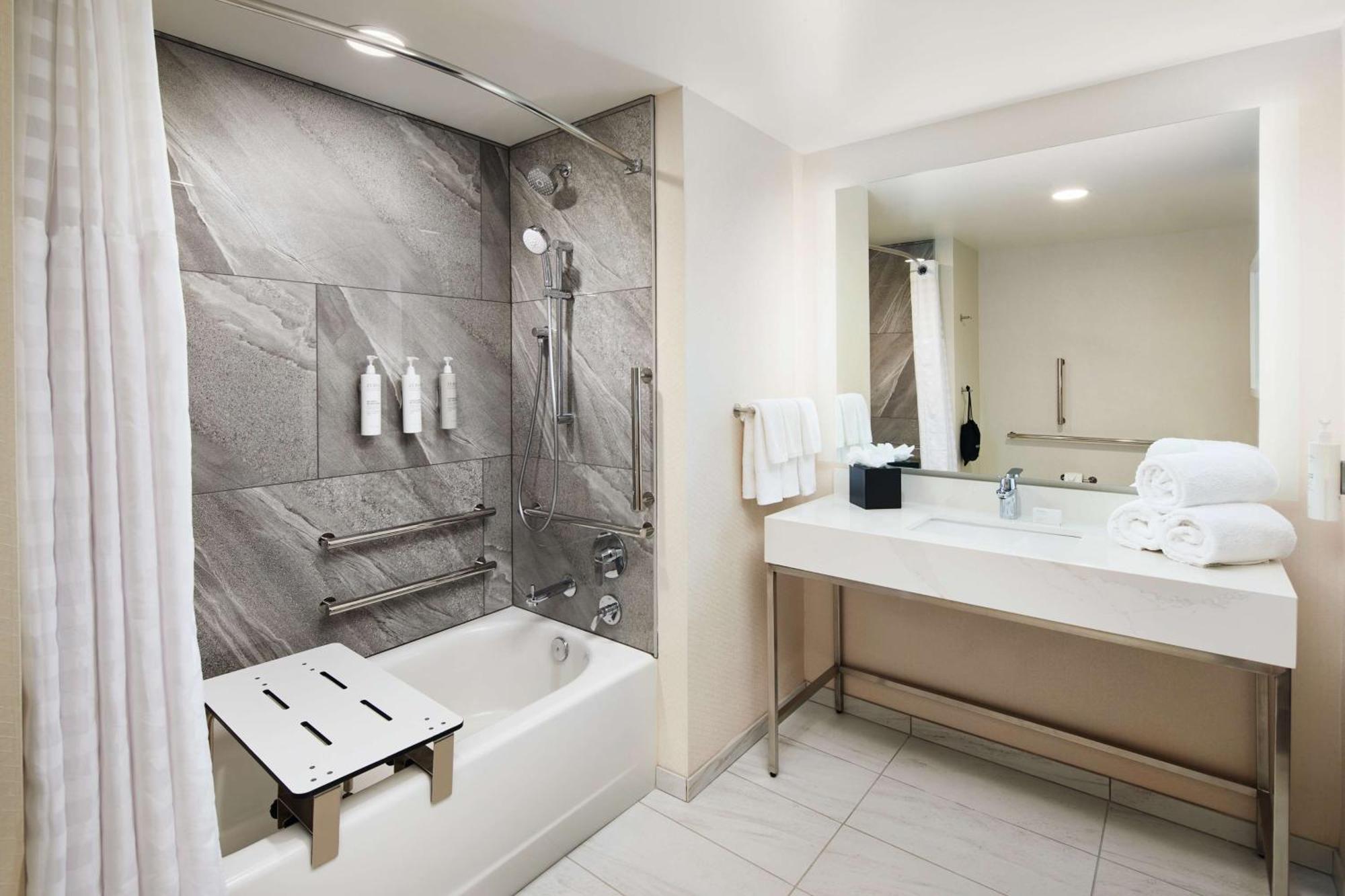 Embassy Suites By Hilton Atlanta Airport North Hapeville Екстер'єр фото