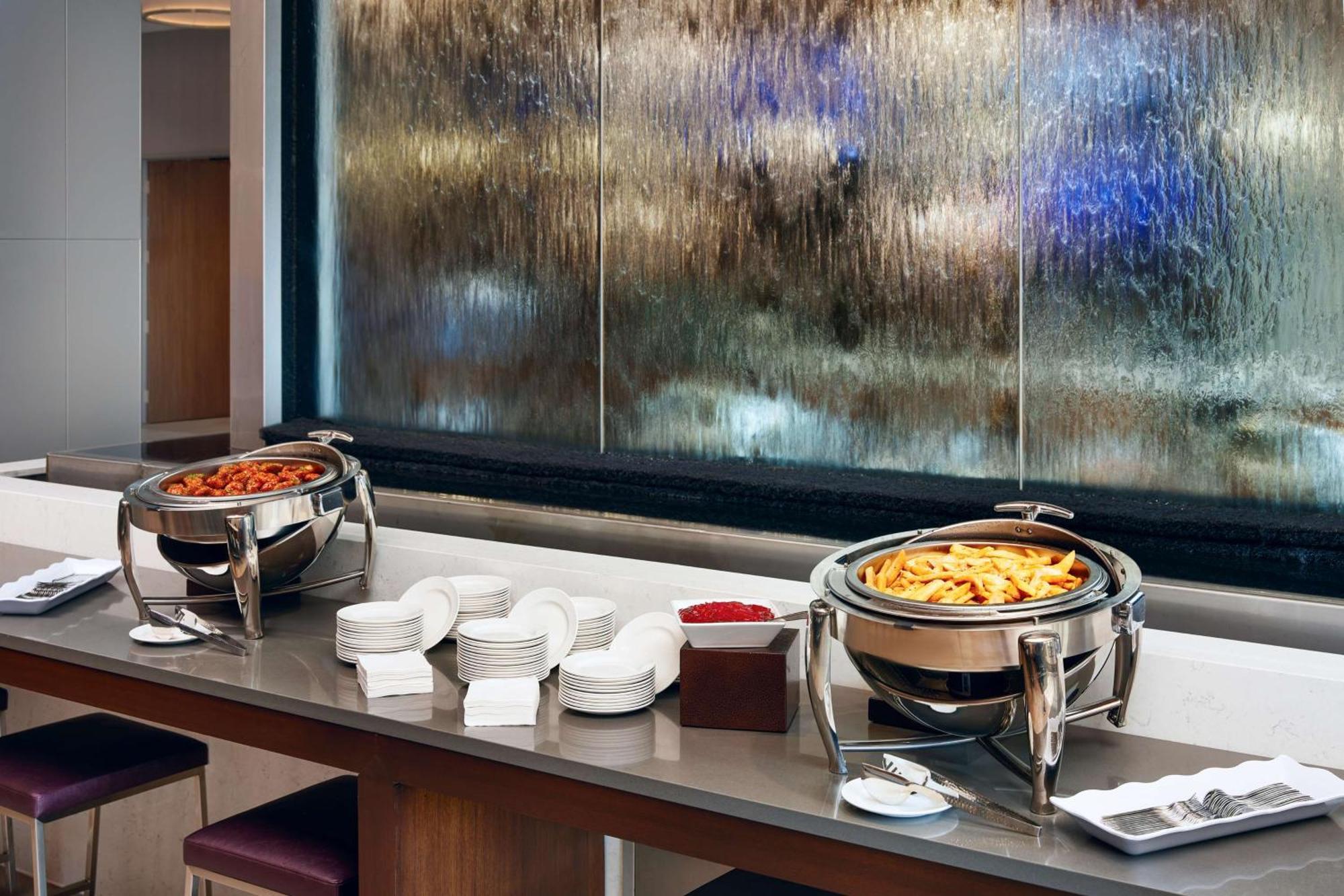 Embassy Suites By Hilton Atlanta Airport North Hapeville Екстер'єр фото
